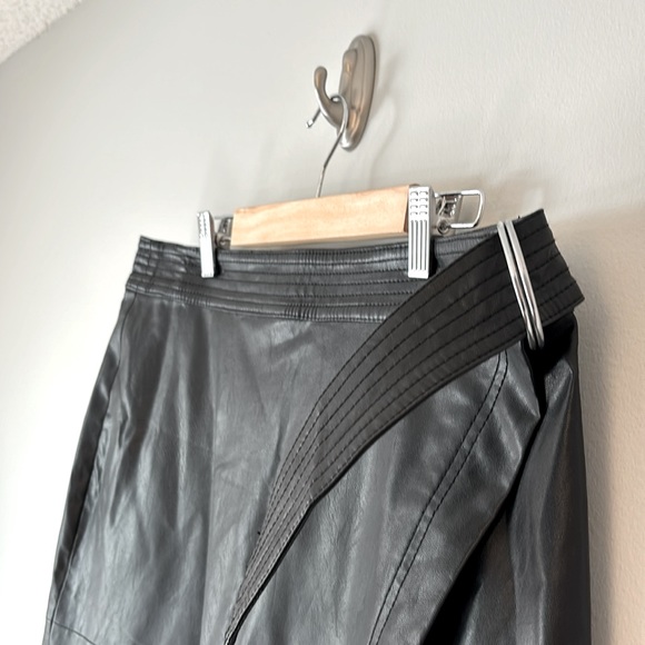 Black vegan leather Topshop wrap midi skirt - Picture 3 of 5